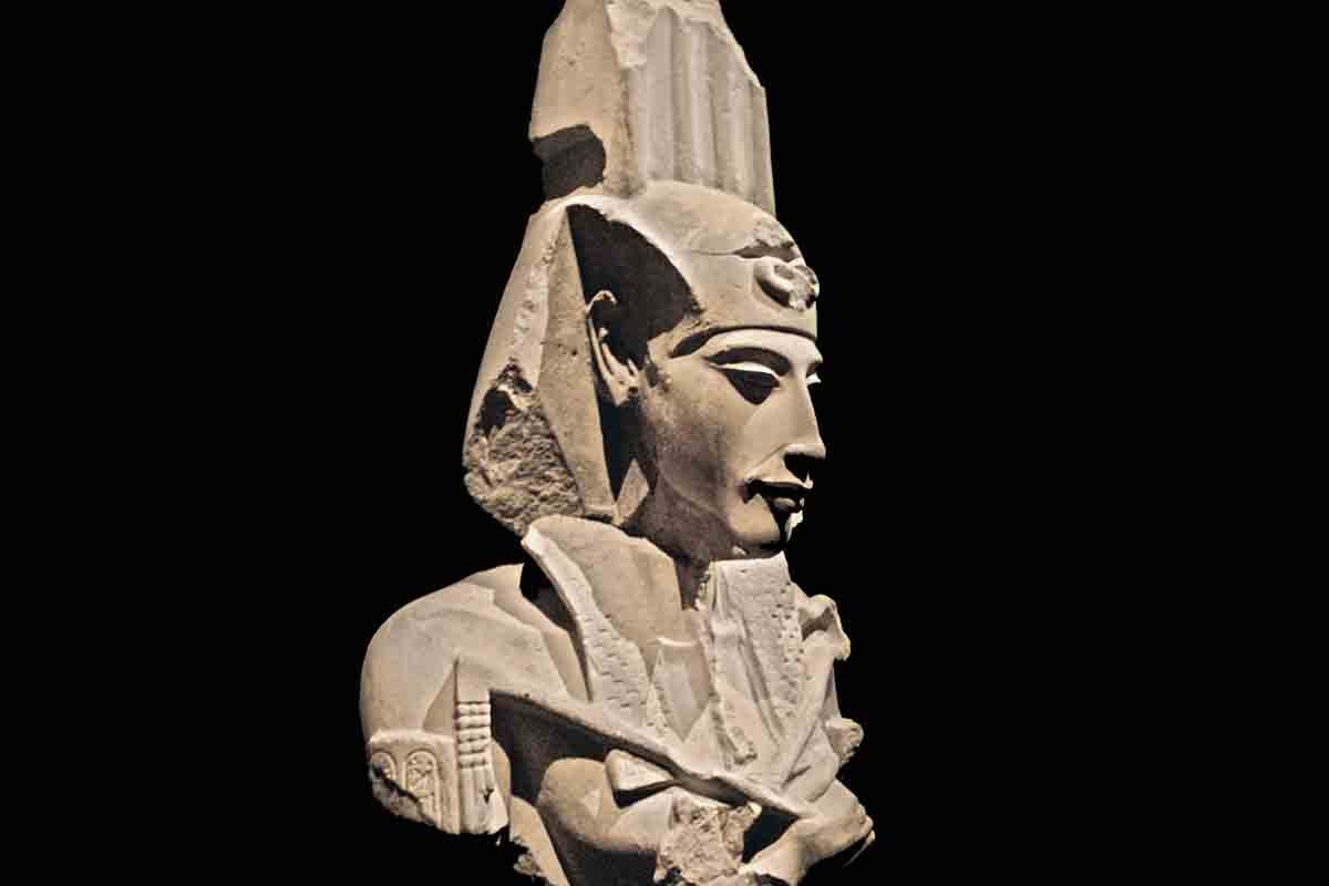 Akhenaton