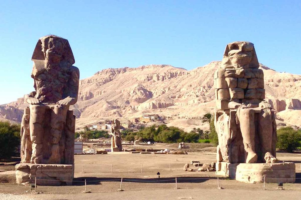Luxor Colossos de Memnom