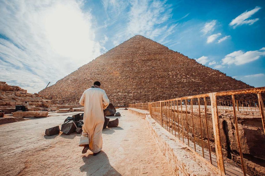 Itinerário visita às pirâmides de gizé saqqara