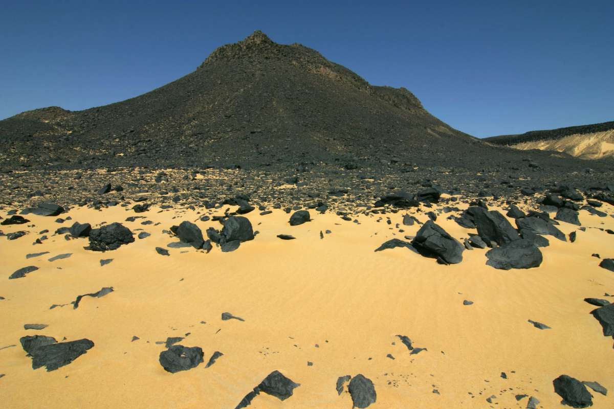 Deserto nero nell'oasi di Bahariya