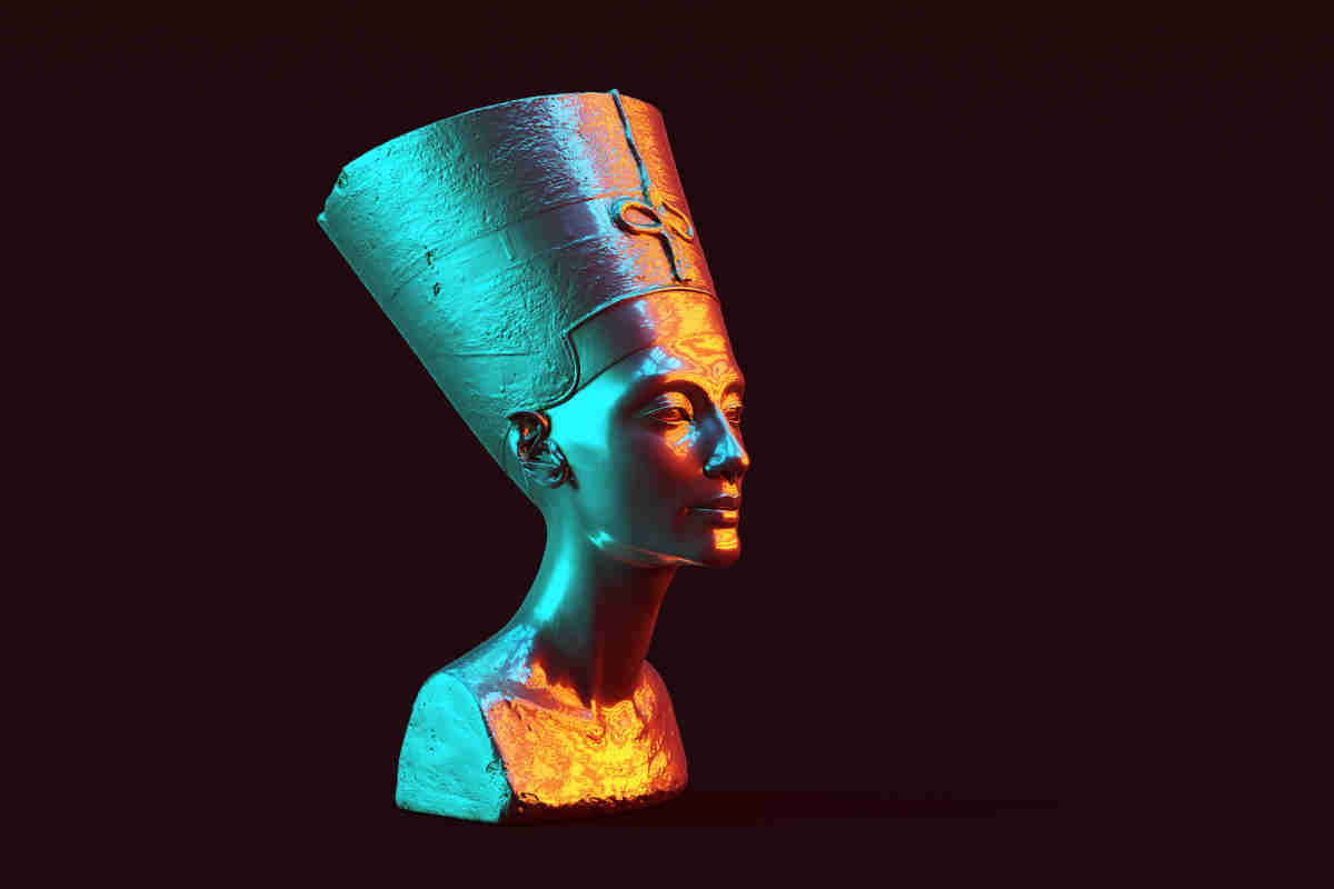 1.3.a. Nefertiti's Bust where an ellipsoid was implanted. Source of