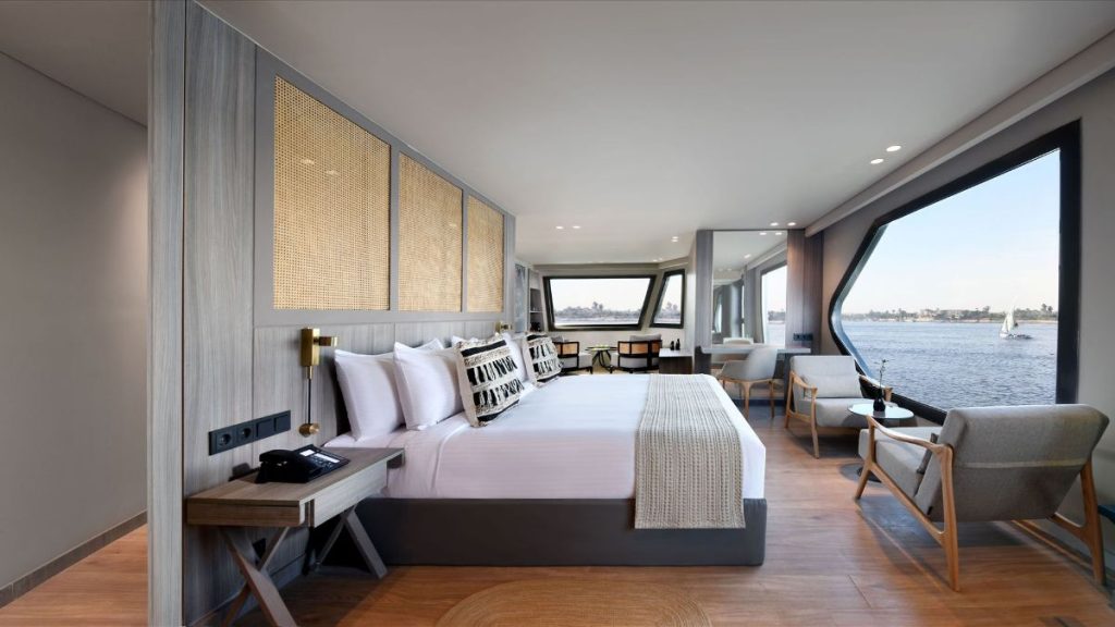 247644 ROYAL SUITE aSAsasSas 1