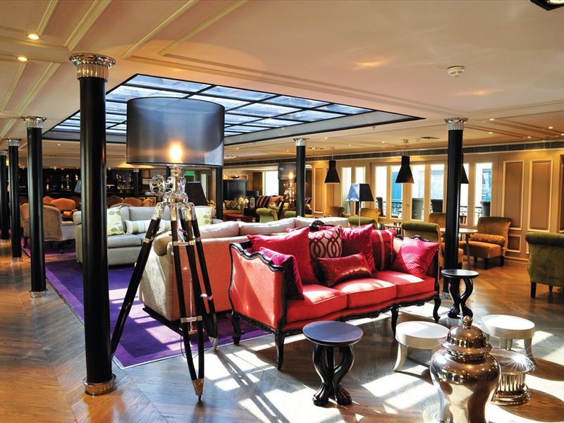 Crociera lounge bar MS Mayfair
