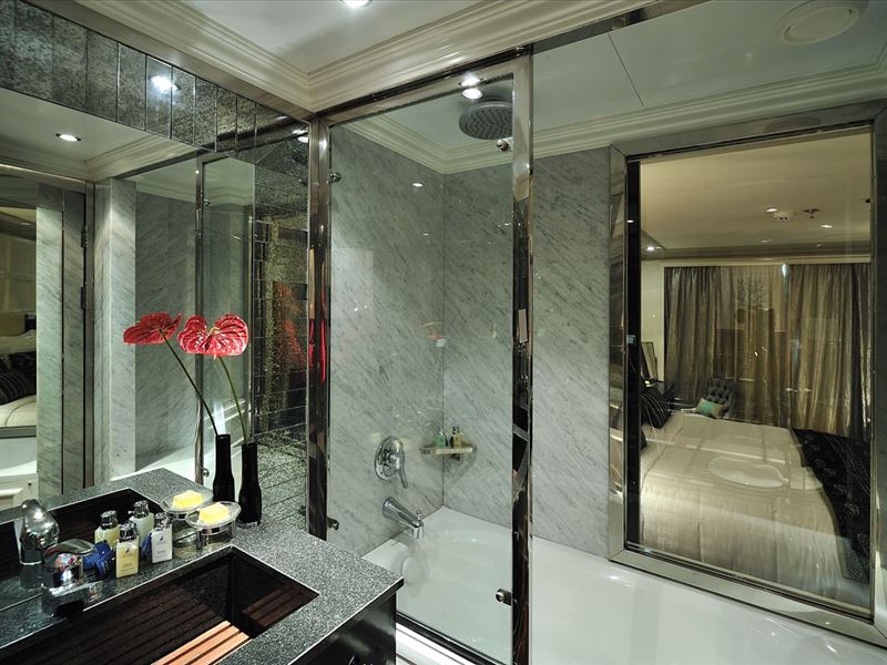 513503 17 014 BATHROOM 2 GEORGE FAKHRY JUN 10 MAY FAIR BATHROOM DSC59667 CopyGallery CMS aSAsasSas 1