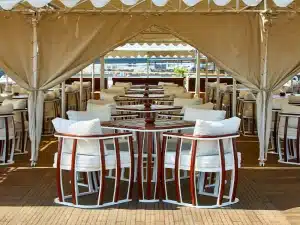 terrasse ensoleillée