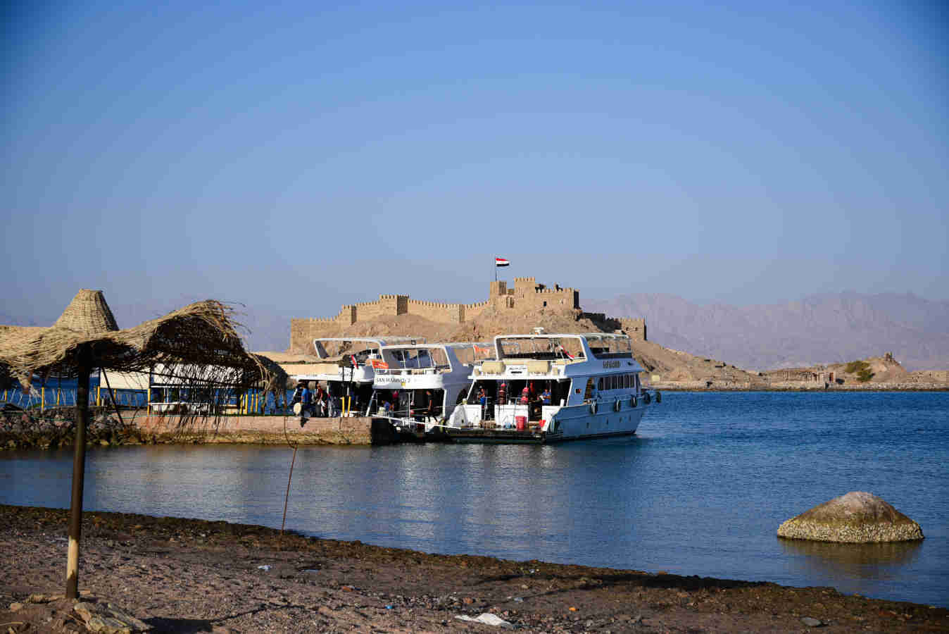 Excursión a la Isla del Faraón en Egipto